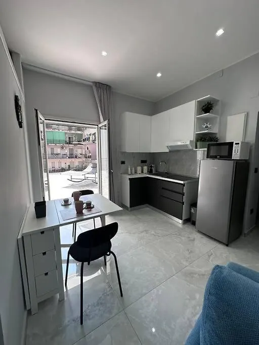 Suite Nunu Santa Lucia Napoli Apartment